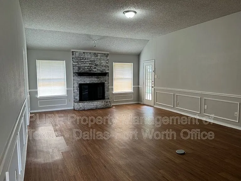 7724 Sagebrush Ct N — Photo 2