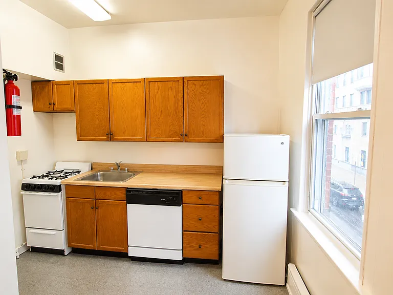 1951 Locust St #2A — Photo 3