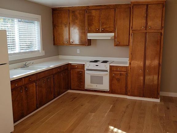 5th image of 1021 Fulton St APT 5