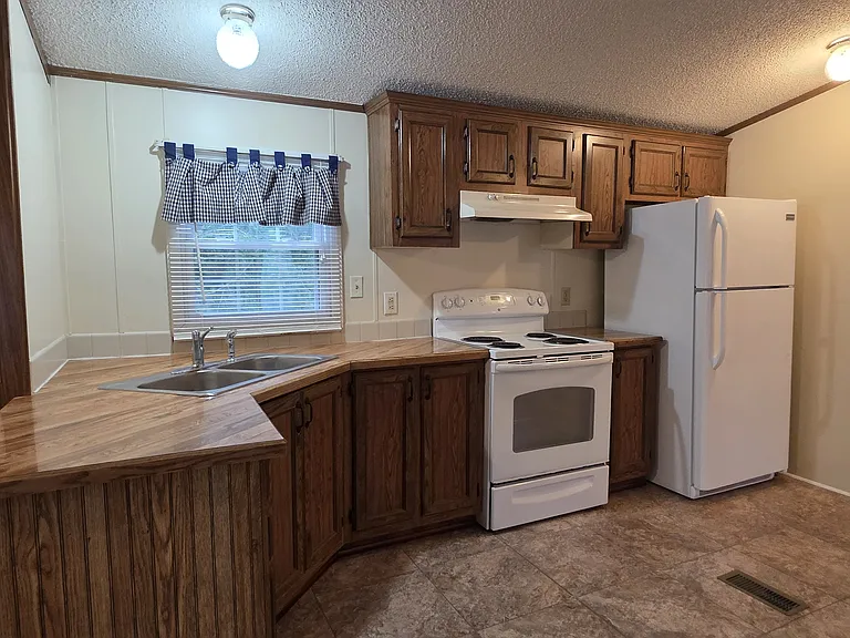 11734 Harp Rd — Photo 12