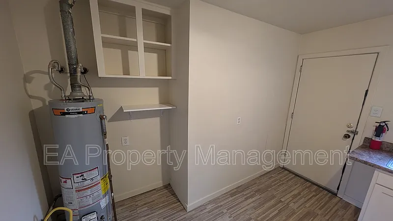 2 bed, 1.0 bath, 900 sqft, $995 — Photo 4