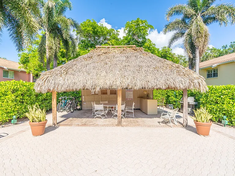 Shared chickee hut