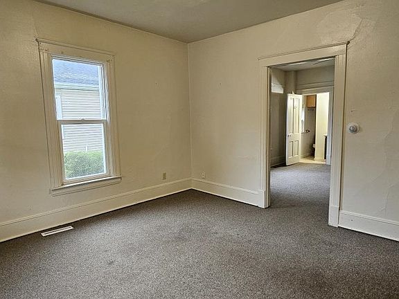 5th image of 1130 6th St