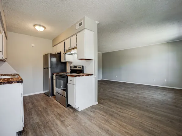 The Cottonwood: 1 & 2 Bedroom Apartments, 2022 Phoenix Ave, Fort Smith, AR 72901