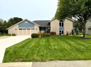2573 Winesap Dr NE, Grand Rapids, MI 49525