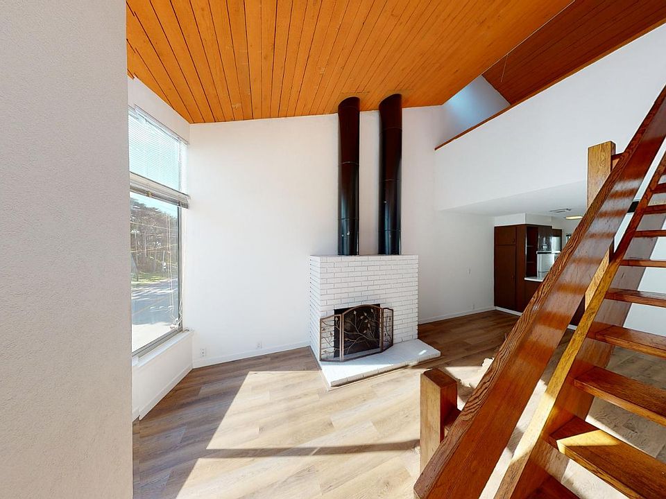 Living room with fireplace