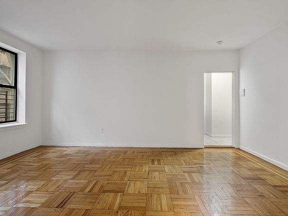 2nd image of 3265 Bainbridge Ave APT A14