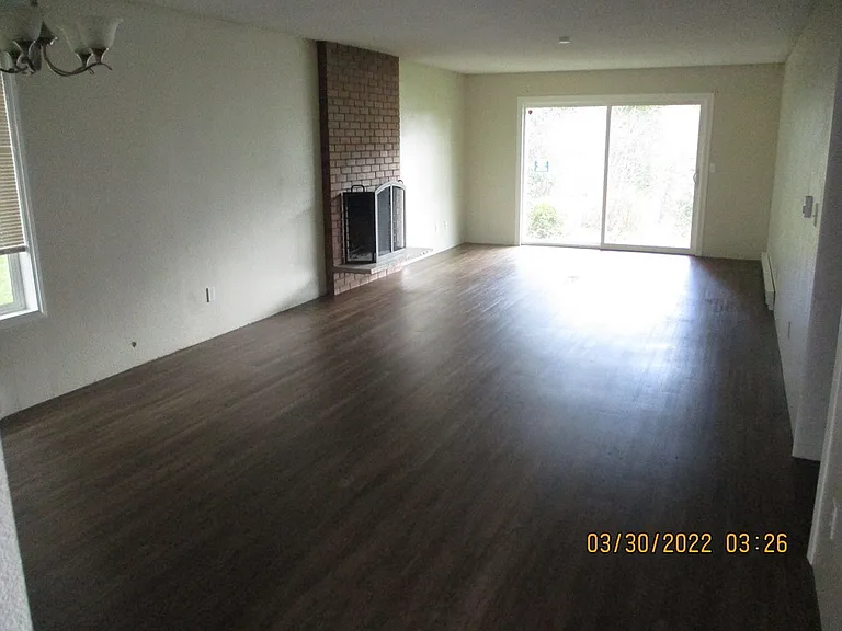 1119 Lafayette St — Photo 3