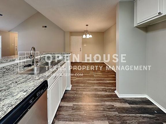 5th image of 569 Timber Way Dr