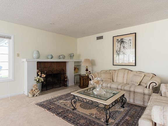 4th image of 2081 Parker Ct