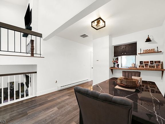 5th image of 634 Upperway