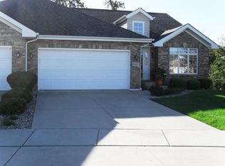 10887 Wachter Ct, Saint John, IN 46373