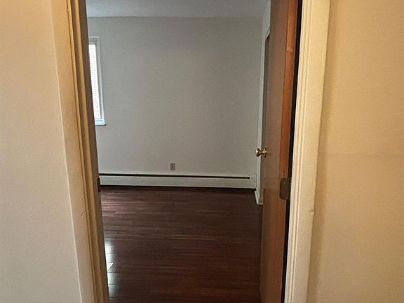 3rd image of 4901 Chalet Dr #305