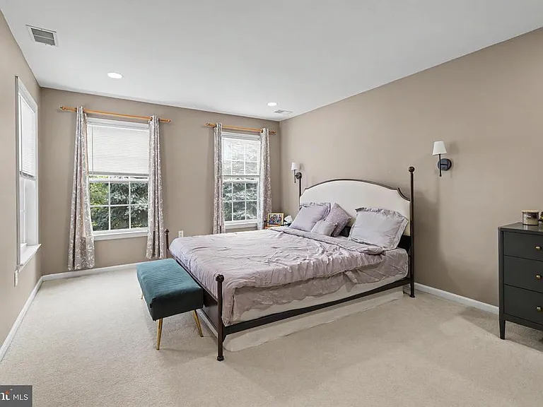 16 Shelley Cir — Photo 27