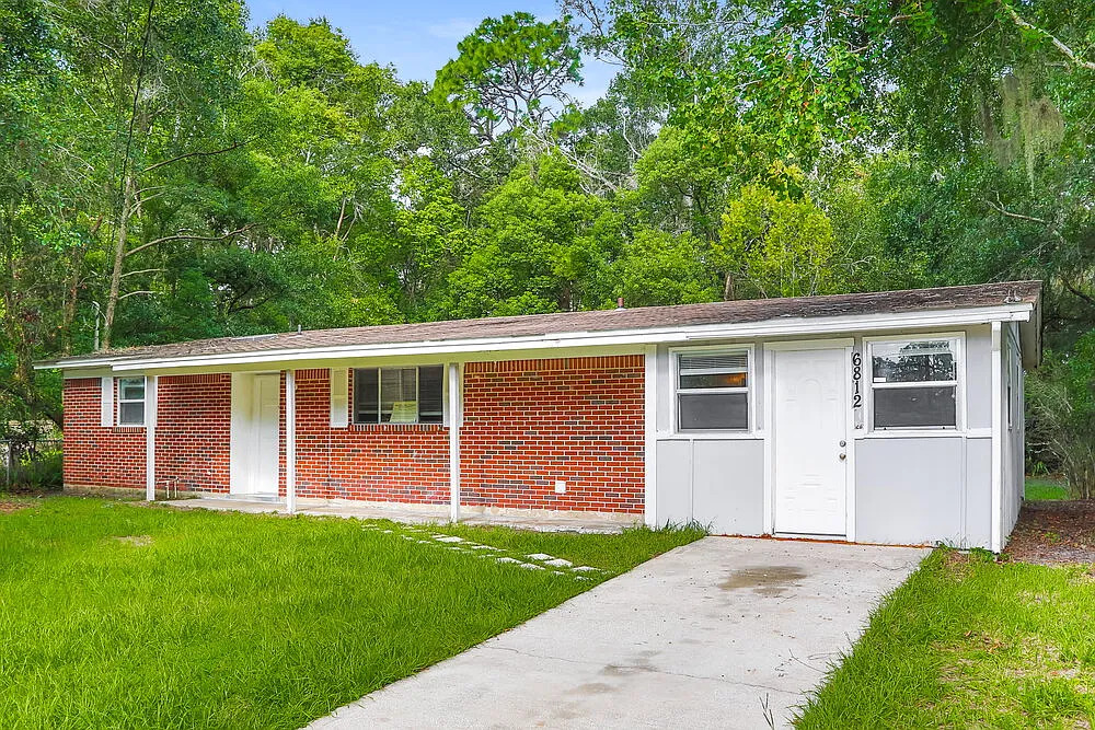 3 bed, 1.5 bath, 1388 sqft, $1,495 — Photo 3