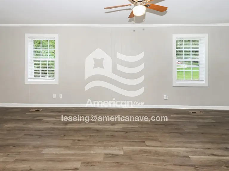 1542754_003_wm_-_living_room_13062763.jpg
