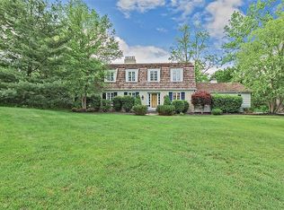 2 Brandywood Dr, Pepper Pike, OH 44124