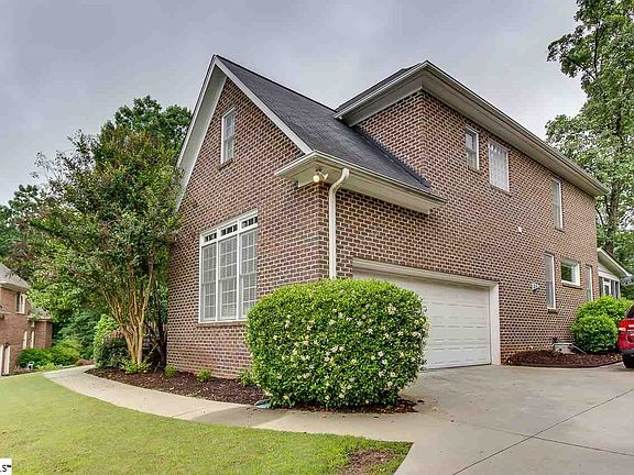 2nd image of 106 Shillingford Ct
