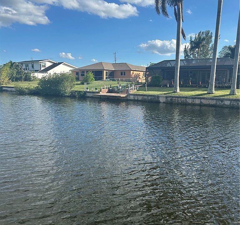 1st image of 220 SE 29th St