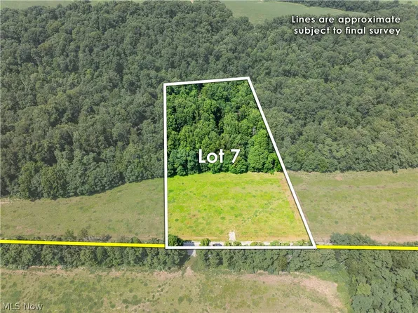7 Township Road 51 NE, Somerset, OH 43783
