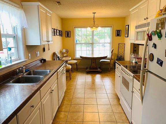3rd image of 4964 Montserrat Drive