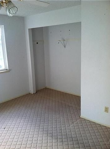 2nd image of 3223 N Whitman St