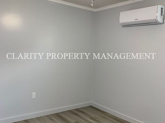 3rd image of 580 Dooley St NE APT 5