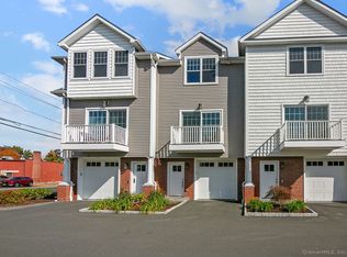 25 Naubuc Ave UNIT 2, Glastonbury, CT 06033