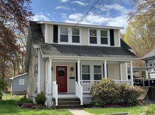 32 Ayrshire Rd, Worcester, MA 01604