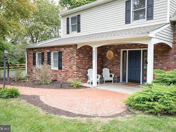 4th image of 4495 Foothill Dr