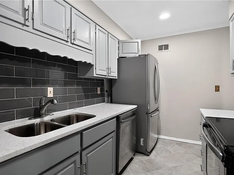 105 Glen Acres Ct — Photo 10