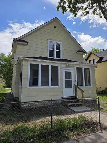 3022 Thomas Ave N Photo 1