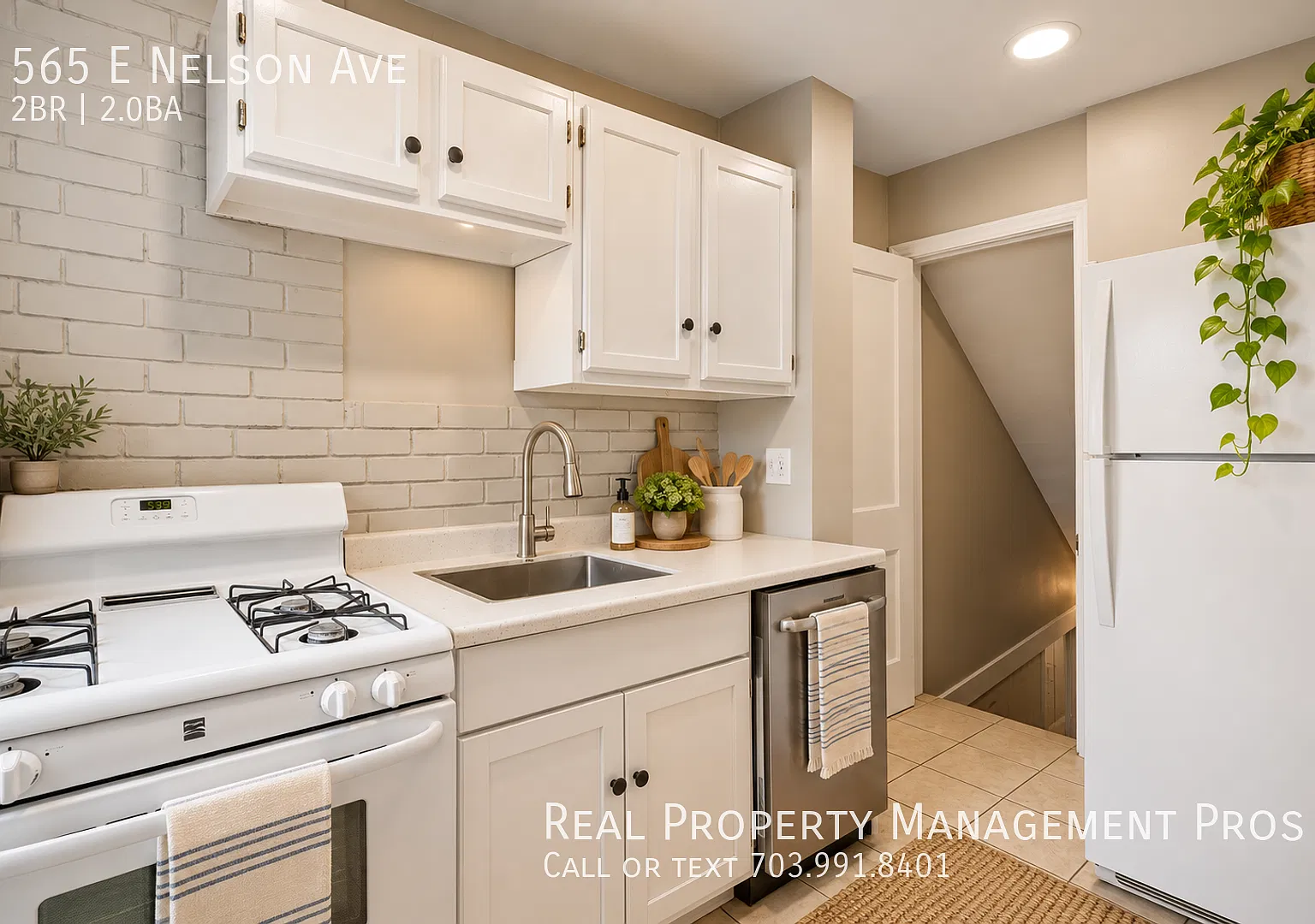 Del Ray Charm! 3 Finished Levels, Hardwood Floors, Fenced Yard & Minutes to Metro, Shops & Dining! — Photo 4