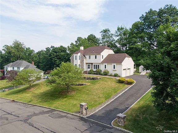 2nd image of 6 Kohut St