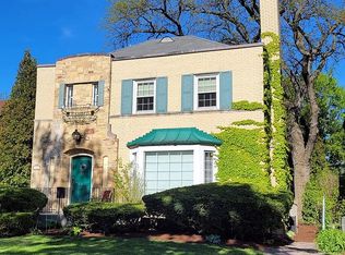 111 Berry Pkwy, Park Ridge, IL 60068