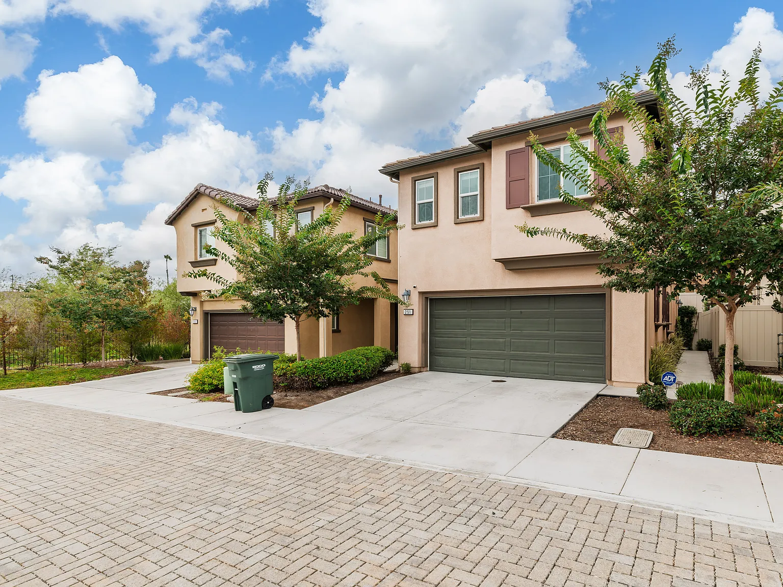 3 bed, 2.5 bath, 1777 sqft, $4,250 — Photo 2