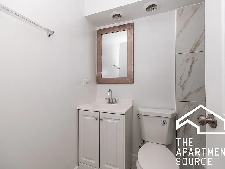 6830 N Sheridan Rd #254 — Photo 9