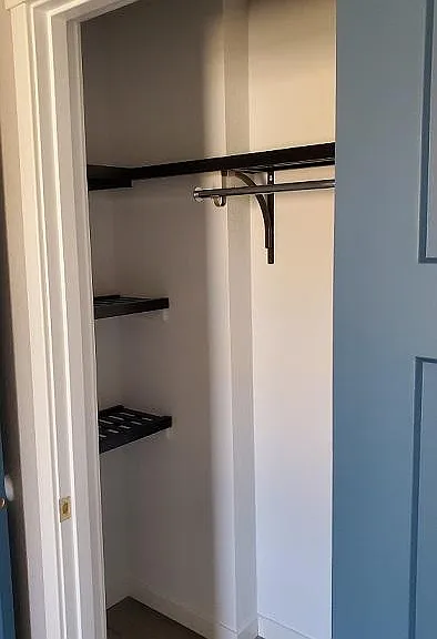 Middle Bedroom Closet