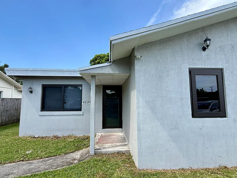 4729 Myrtle Ln