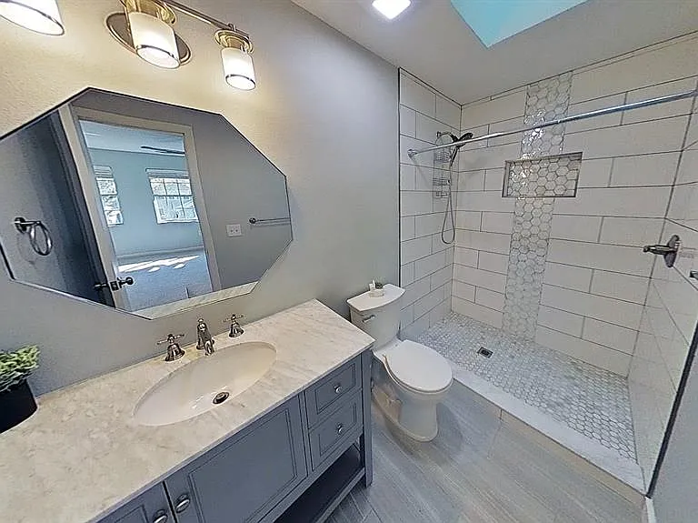 641 Maple Oak Cir #101 — Photo 6