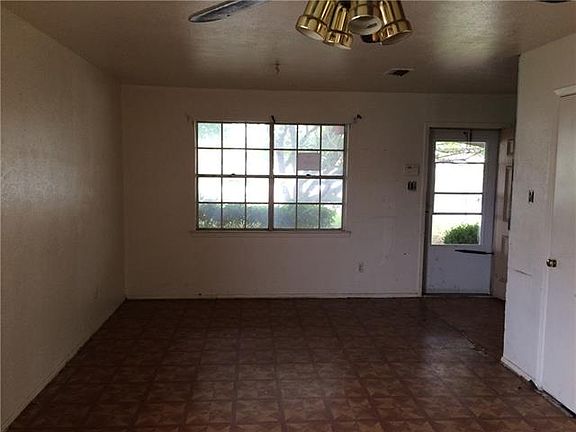4th image of 4272 Wilshire Blvd