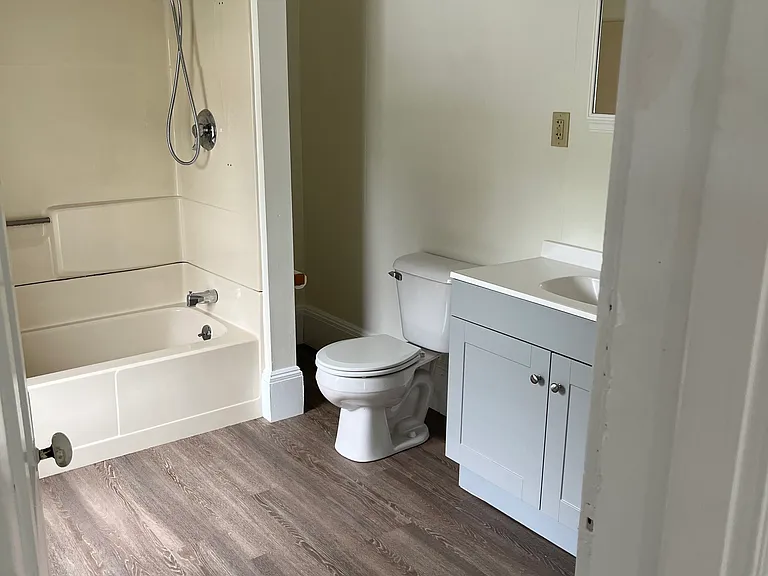 316 Spring St #4 — Photo 6