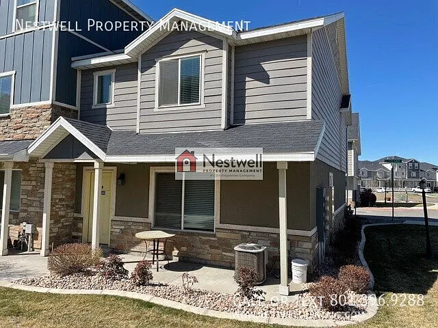 284 N 725 E — Photo 17