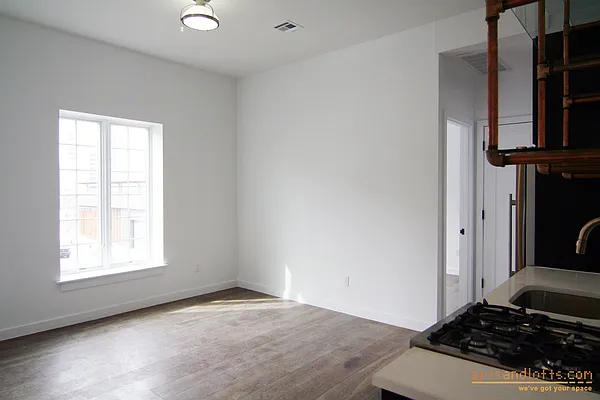 Rented by aptsandlofts.com | media 21