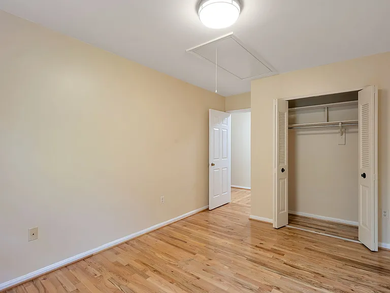 6414 Seven Oaks Ct — Photo 7
