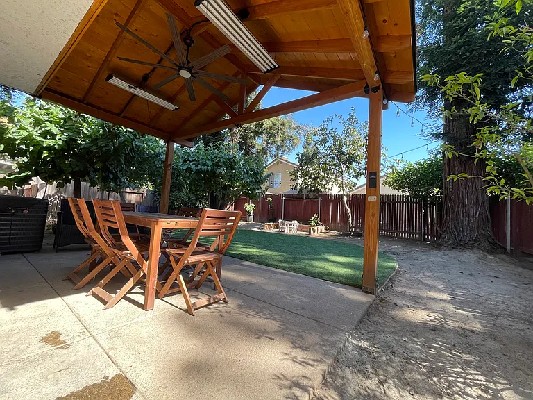 9425 Village Tree Dr — Photo 57