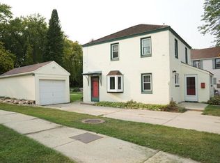 5599 Apricot Ct, Greendale, WI 53129