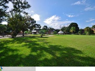 13400 Luray Rd, Southwest Ranches, FL 33330