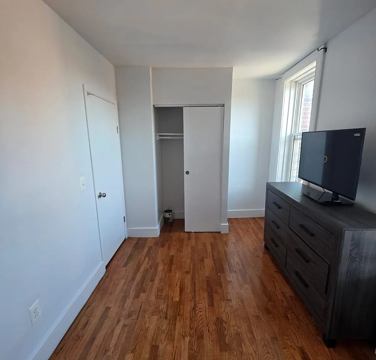 4 bed, 600 sqft, $1,200 — Photo 1