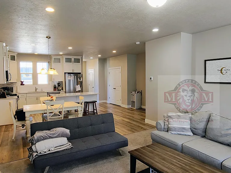 7887 S 5440 W — Photo 11